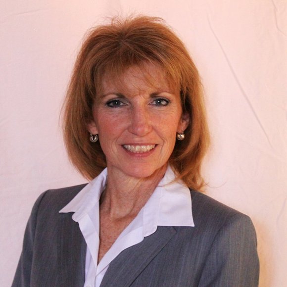 Meet your Posher, Claudia - Picture 2 of 3